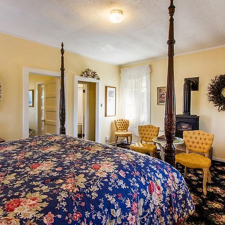 Shady Oaks Country Inn Сент-Хелина Экстерьер фото