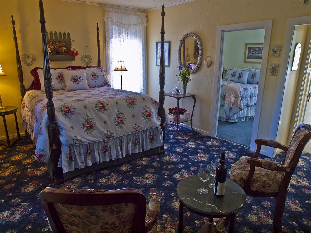 Shady Oaks Country Inn Сент-Хелина Экстерьер фото