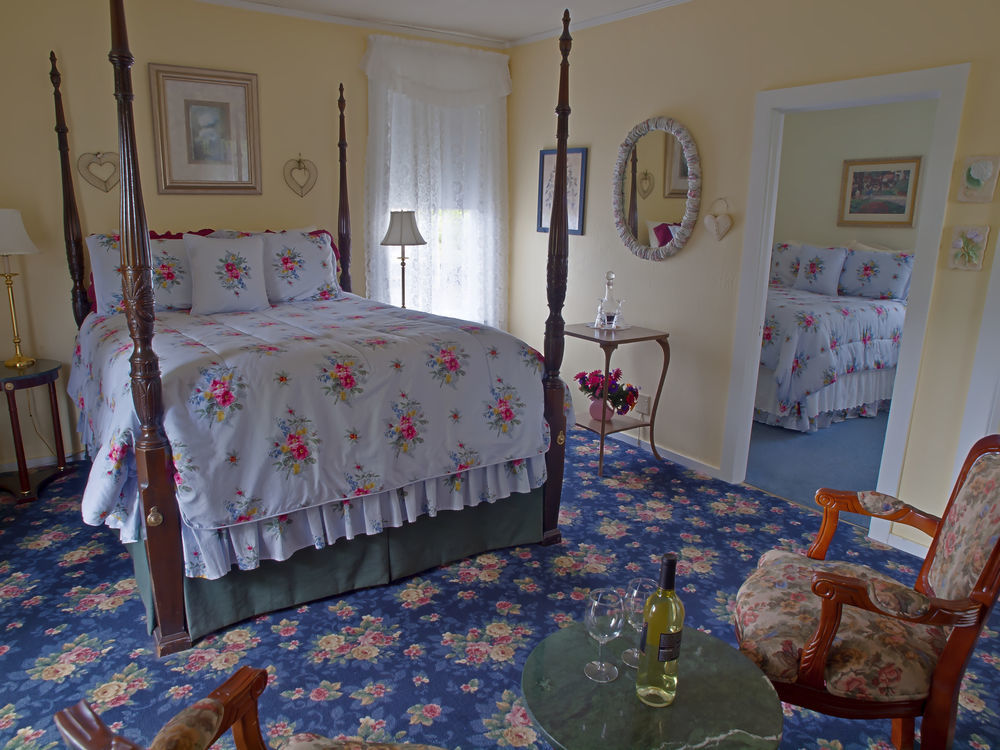 Shady Oaks Country Inn Сент-Хелина Номер фото
