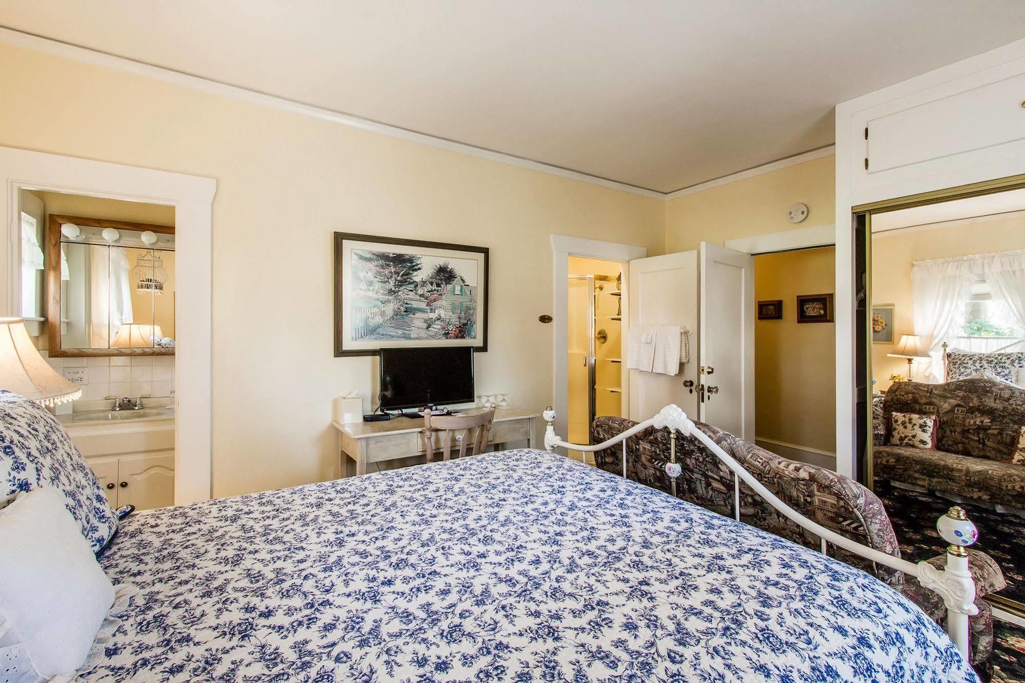 Shady Oaks Country Inn Сент-Хелина Экстерьер фото