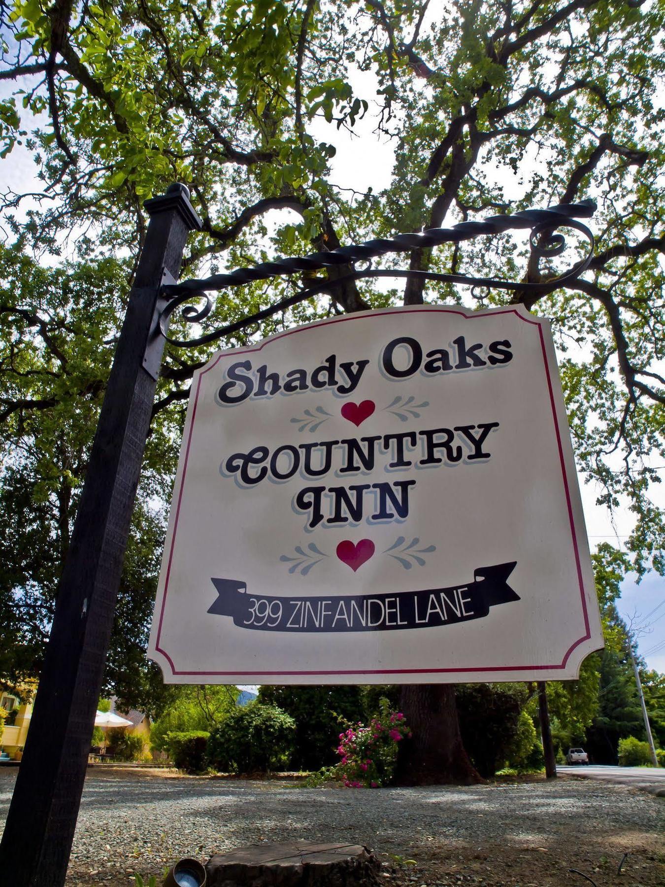 Shady Oaks Country Inn Сент-Хелина Экстерьер фото